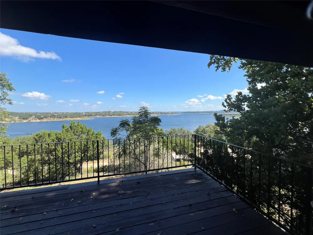 937 Hillcrest Forest Canyon Lake, TX 78133