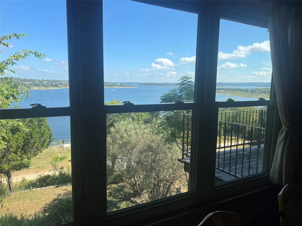 937 Hillcrest Forest Canyon Lake, TX 78133