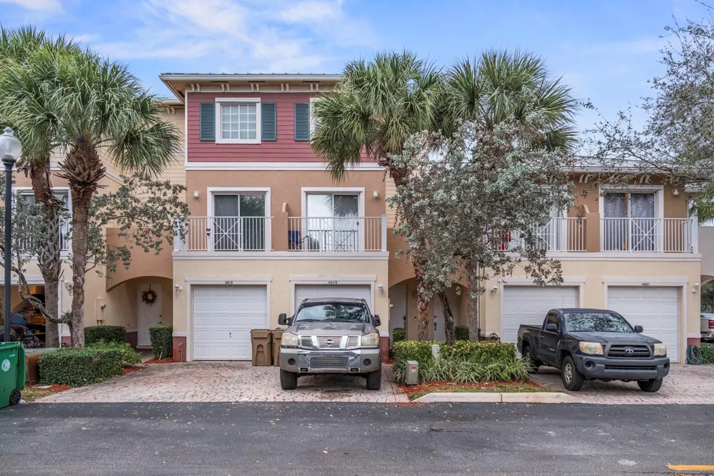 4609 SW 75th Way #4609