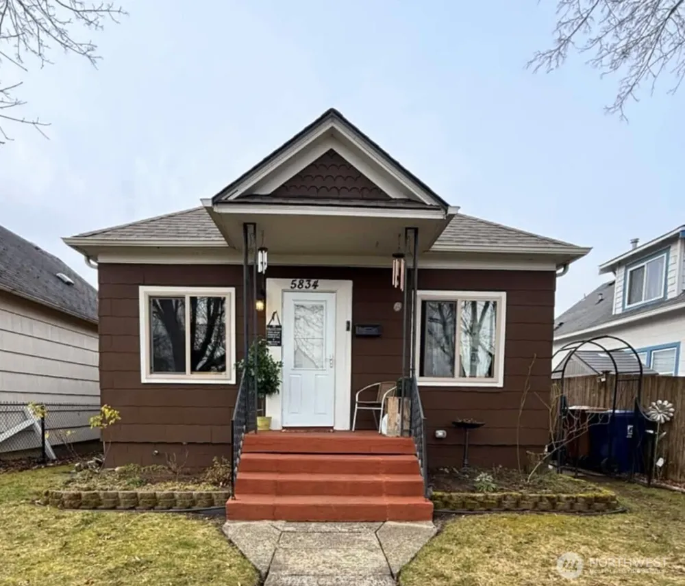 5834 S Montgomery Street