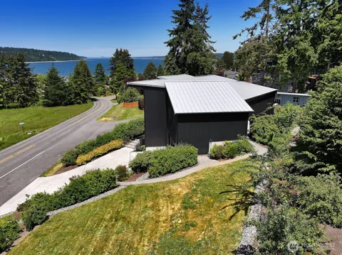 1649 Stewart Road