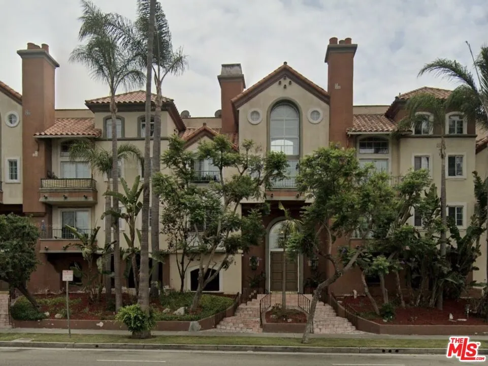 7100 La Tijera Boulevard #B101