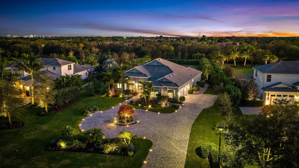 20181 SE Bridgewater Drive