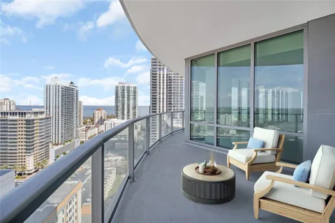 400 CENTRAL AVENUE #2207