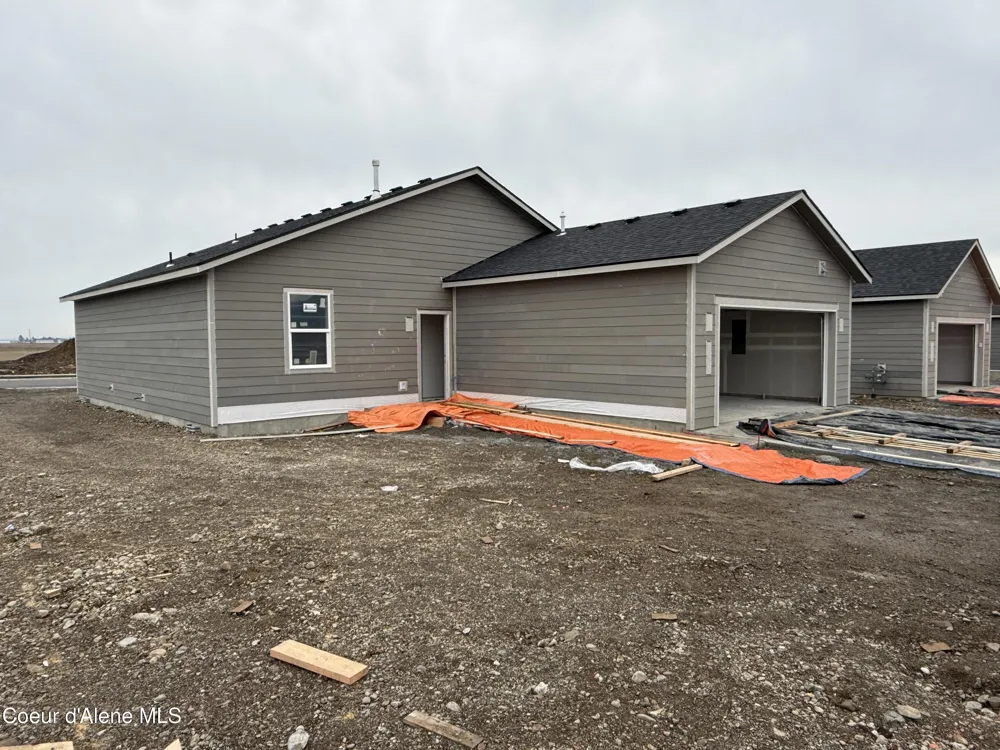 5262 E Aquila Avenue Post Falls, ID 83854