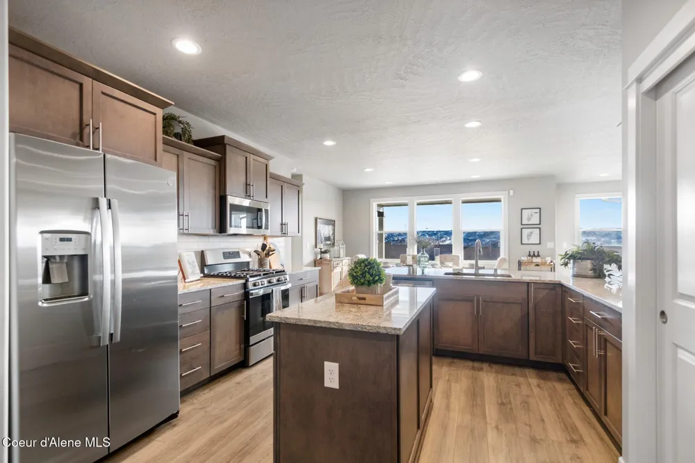 6469 W CONSTANTINE LANE Rathdrum, ID 83858