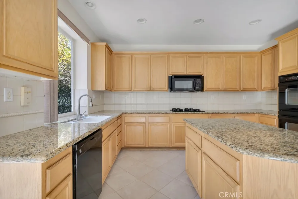11205 Salerno Porter Ranch, CA 91326