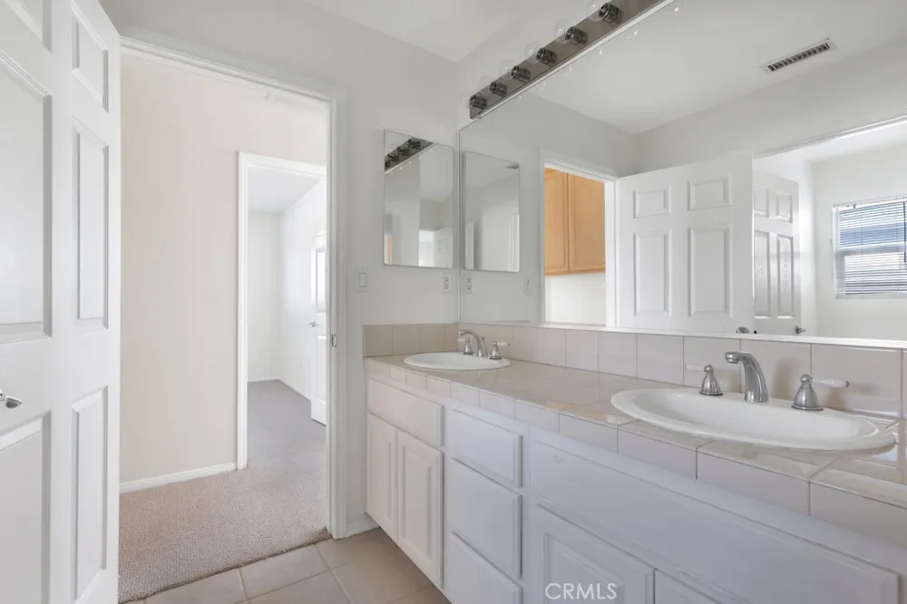 11205 Salerno Porter Ranch, CA 91326