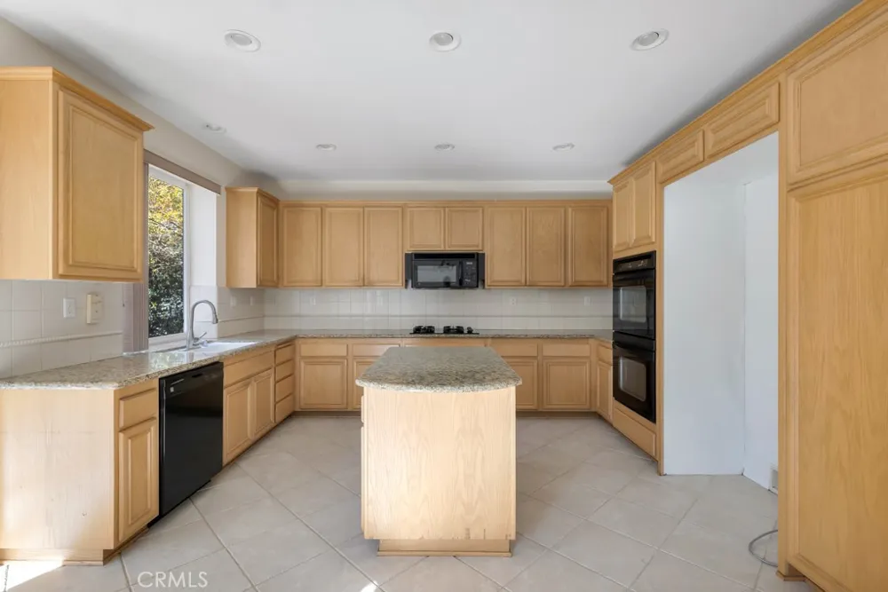 11205 Salerno Porter Ranch, CA 91326