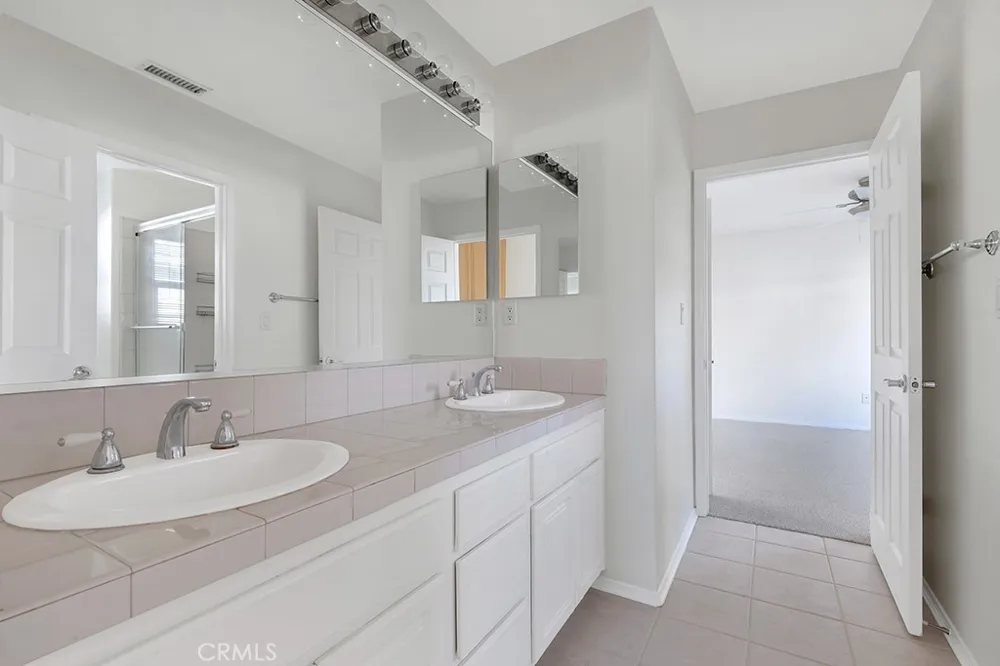11205 Salerno Porter Ranch, CA 91326