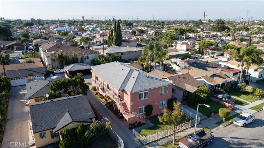 9723 San Juan South Gate, CA 90280