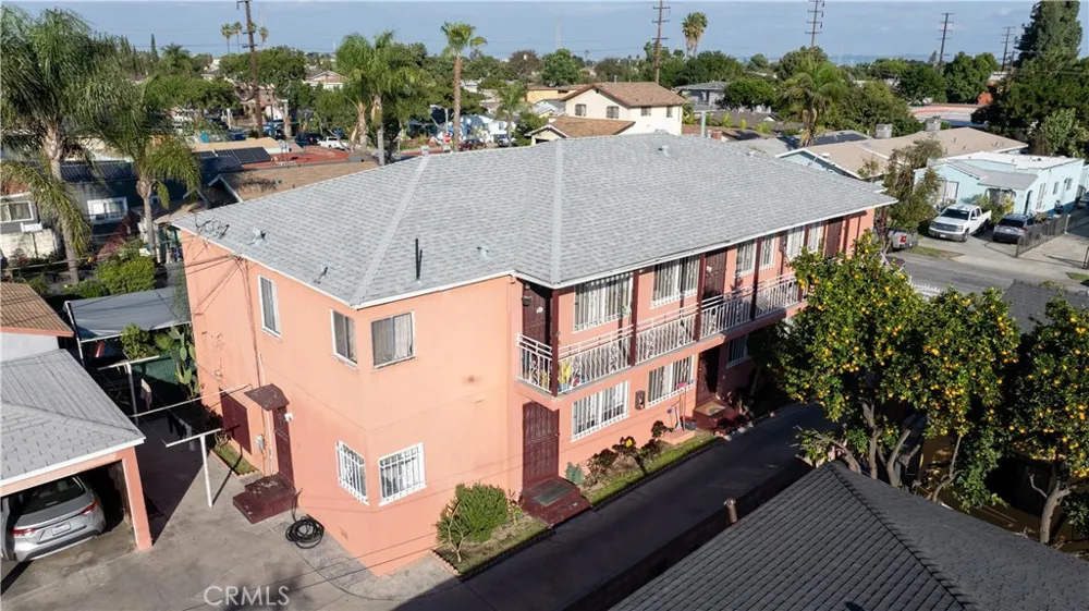 9723 San Juan South Gate, CA 90280