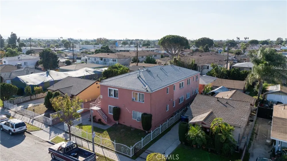 9723 San Juan South Gate, CA 90280