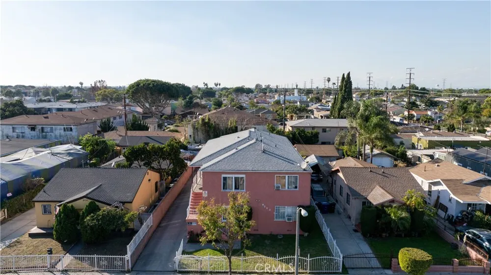 9723 San Juan South Gate, CA 90280