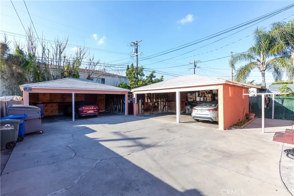 9723 San Juan South Gate, CA 90280
