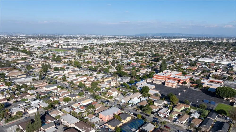 9723 San Juan South Gate, CA 90280