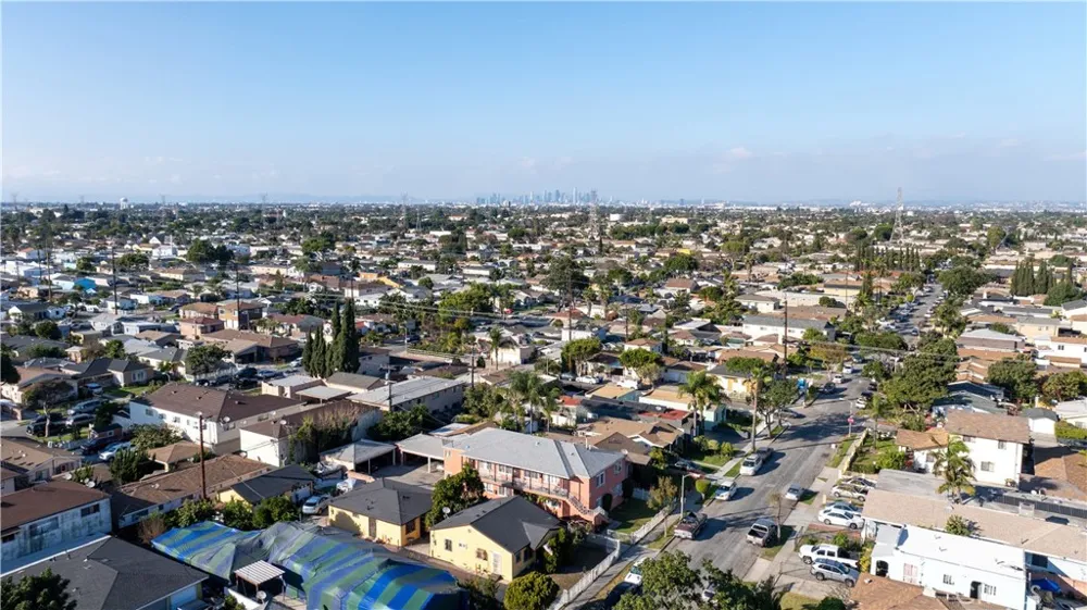 9723 San Juan South Gate, CA 90280