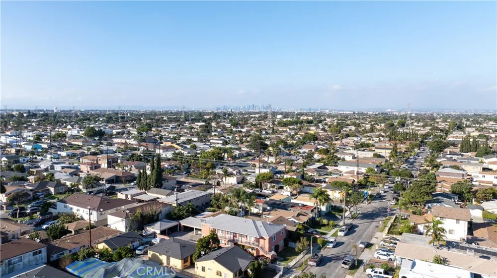 9723 San Juan South Gate, CA 90280