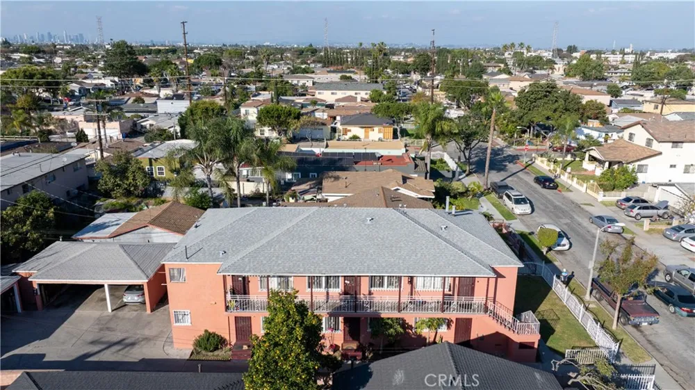 9723 San Juan South Gate, CA 90280