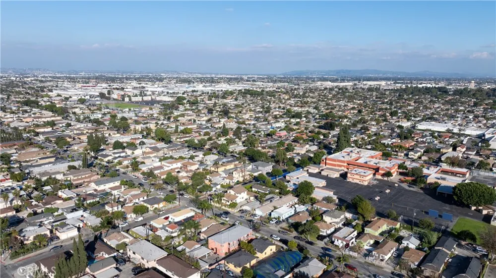 9723 San Juan South Gate, CA 90280
