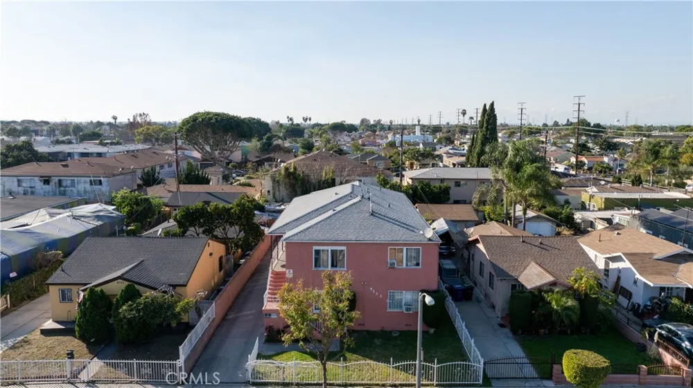 9723 San Juan South Gate, CA 90280
