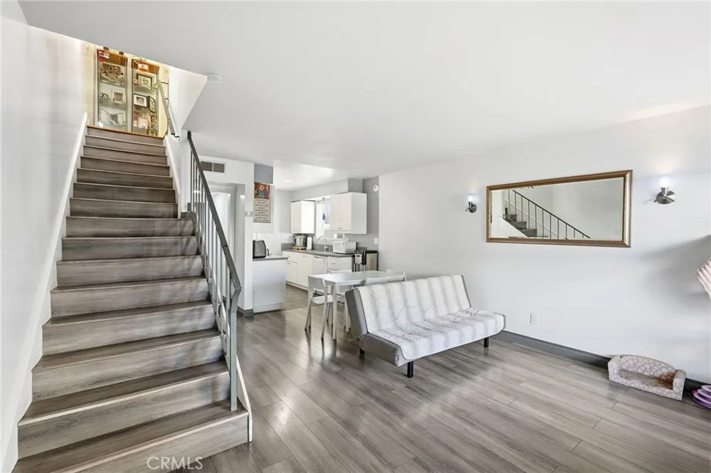 6223 Morse Valley Glen, CA 91606