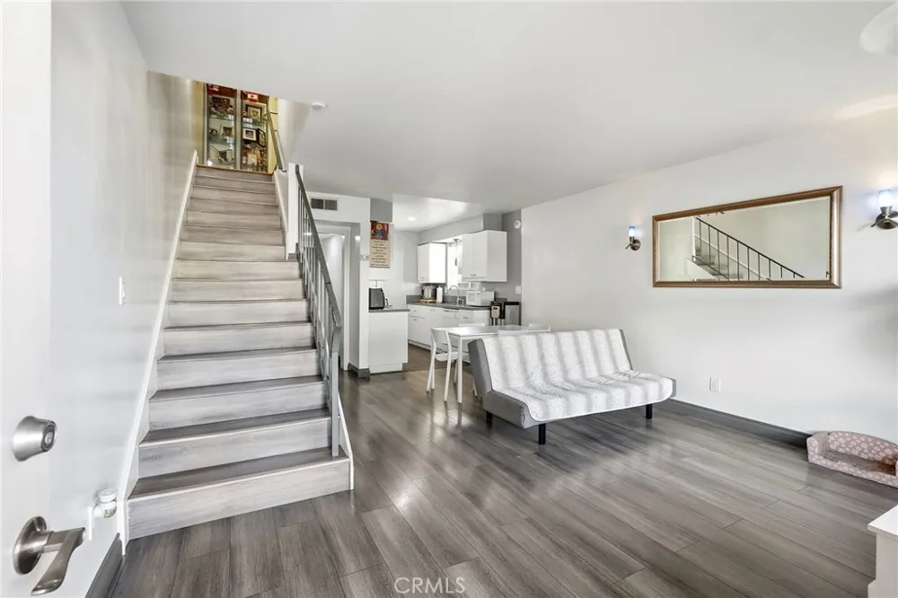 6223 Morse Valley Glen, CA 91606