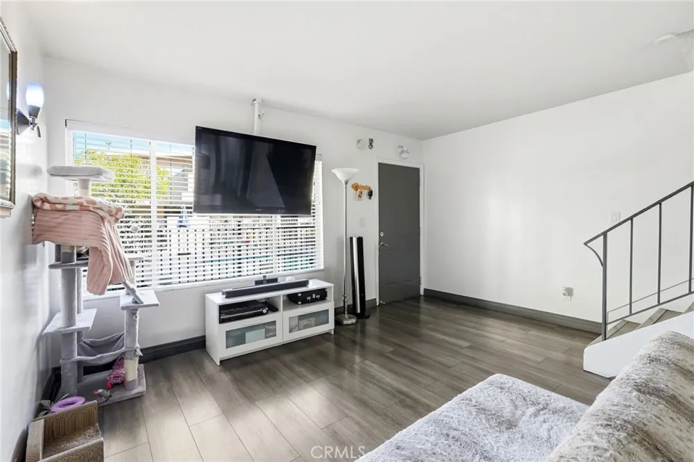 6223 Morse Valley Glen, CA 91606
