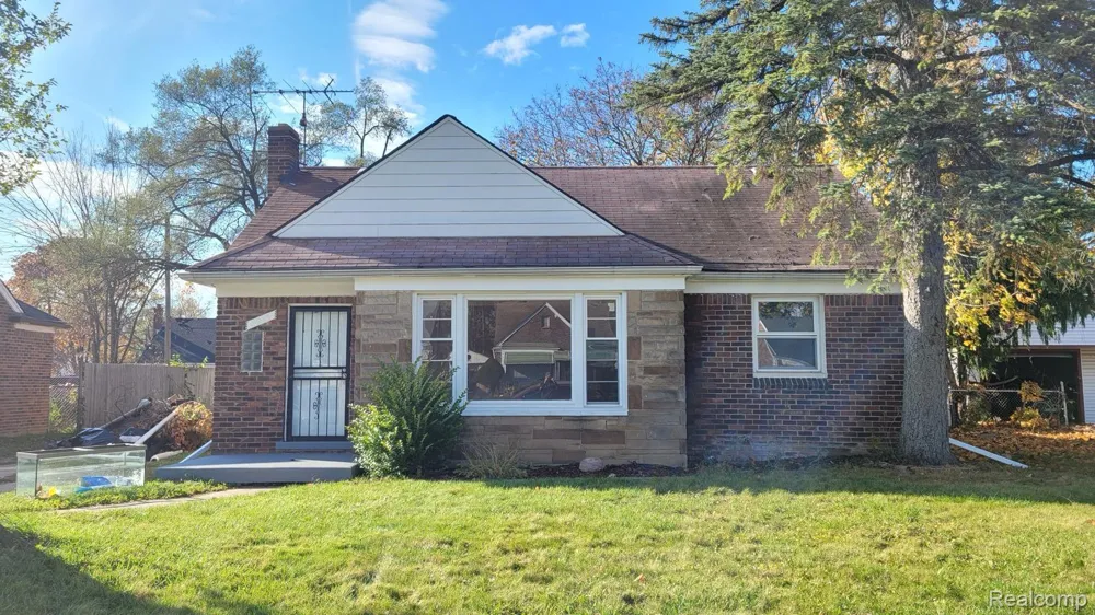 9215 Grandville Avenue