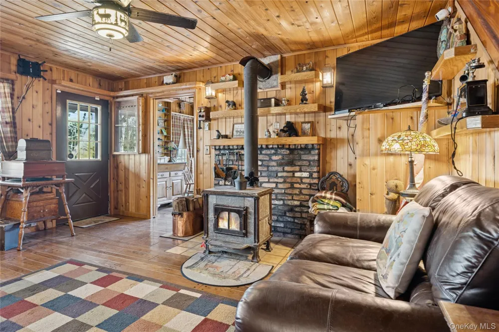 37 Nober Strunk Road Narrowsburg, NY 12764