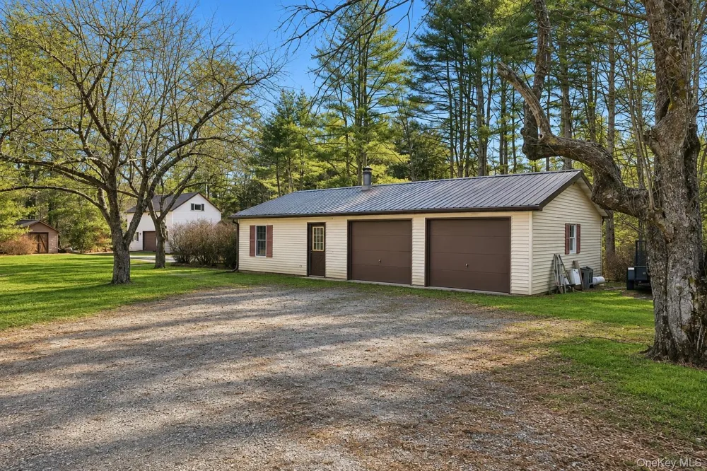 37 Nober Strunk Road Narrowsburg, NY 12764