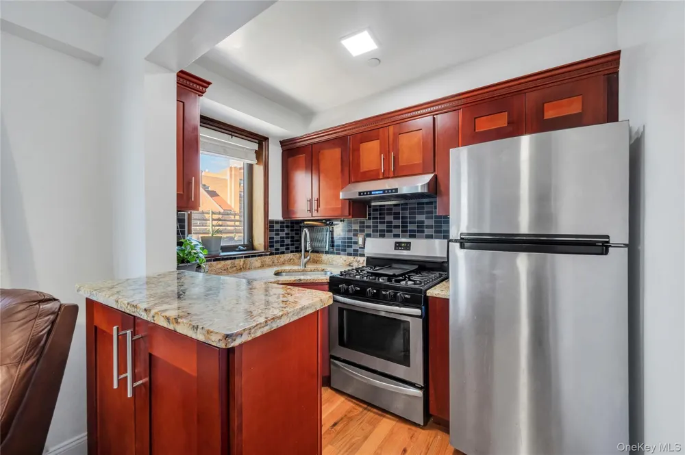 30-63 31st Street #301 Astoria, NY 11102