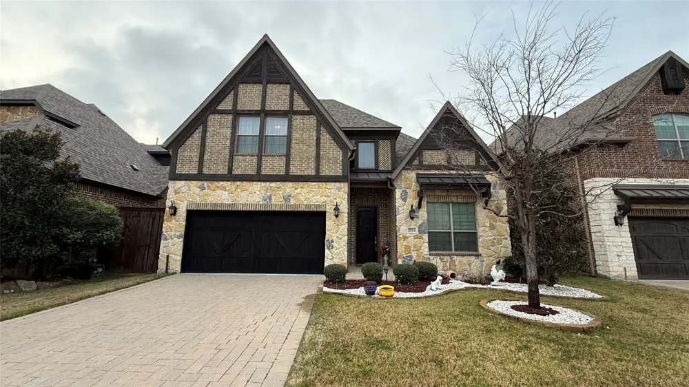 2913 Deansbrook Drive