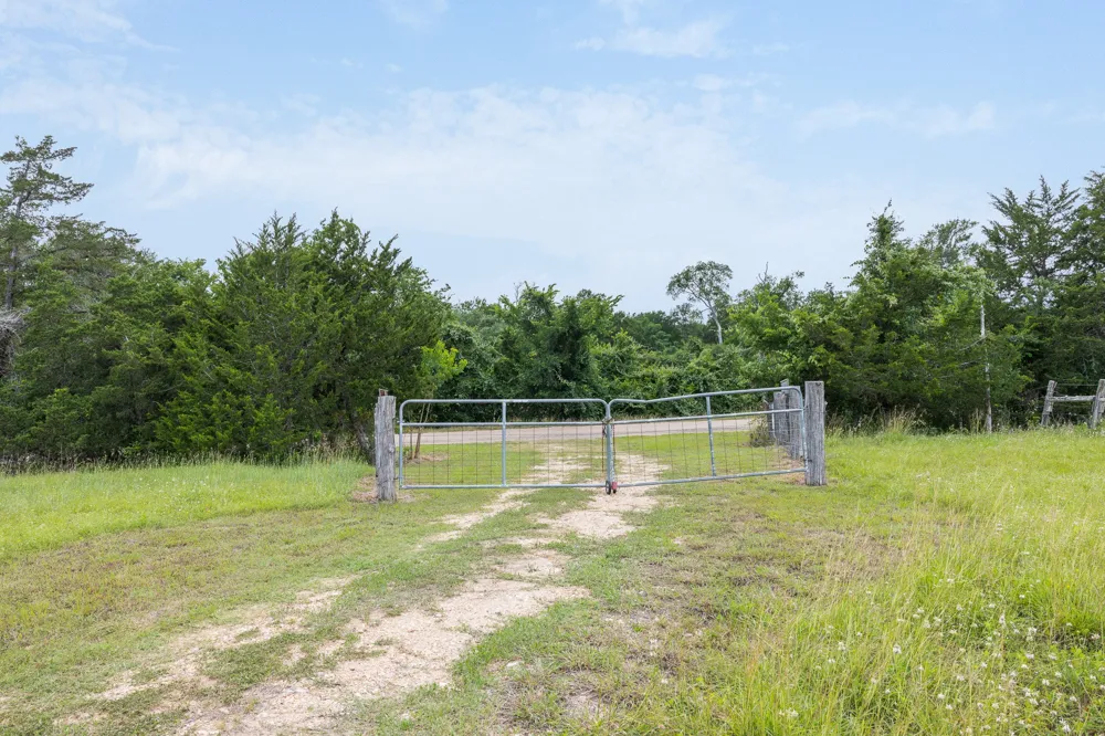 1505 McElroy Lane No City, TX 78950