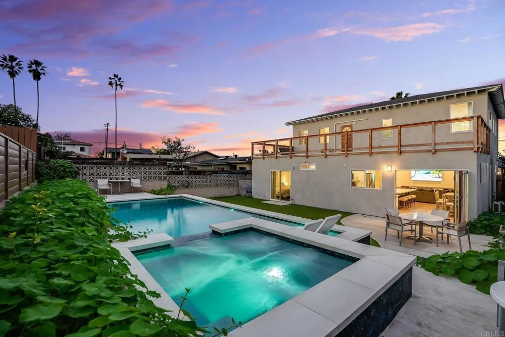 3749 Kingsley Street