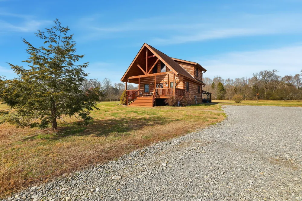 313 Lowry Lane Chickamauga, GA 30707