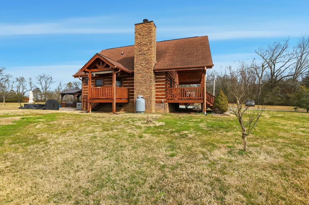313 Lowry Lane Chickamauga, GA 30707