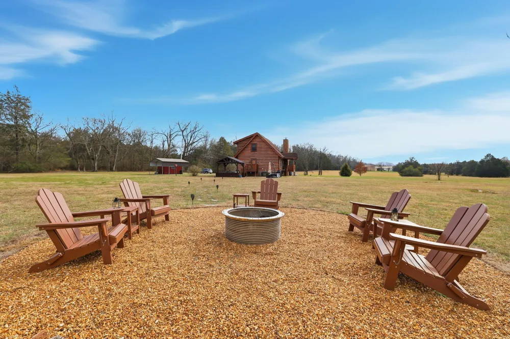 313 Lowry Lane Chickamauga, GA 30707