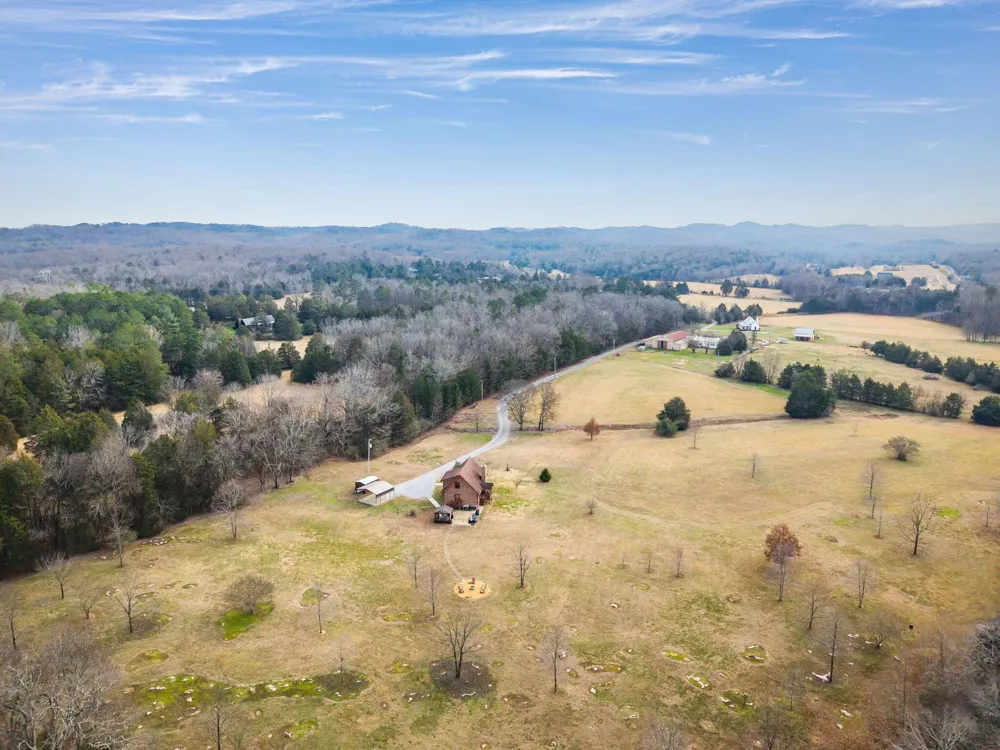 313 Lowry Lane Chickamauga, GA 30707