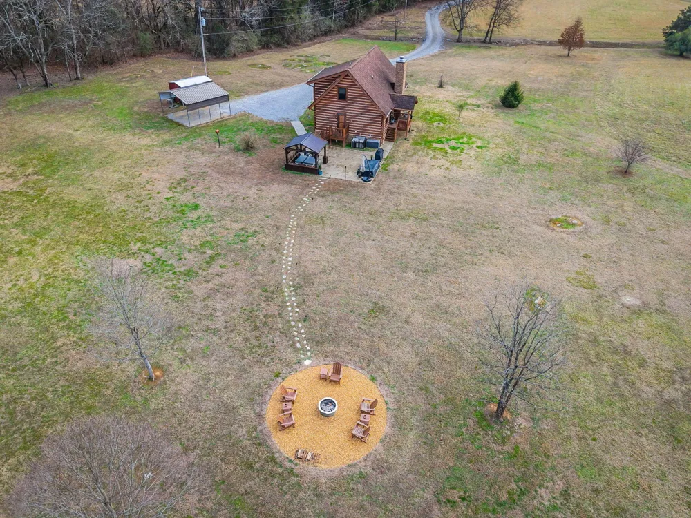 313 Lowry Lane Chickamauga, GA 30707