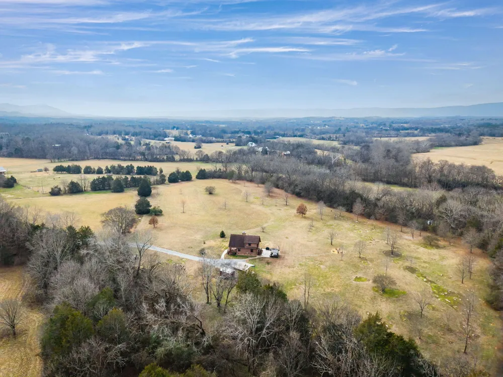 313 Lowry Lane Chickamauga, GA 30707