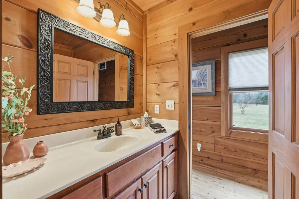 313 Lowry Lane Chickamauga, GA 30707