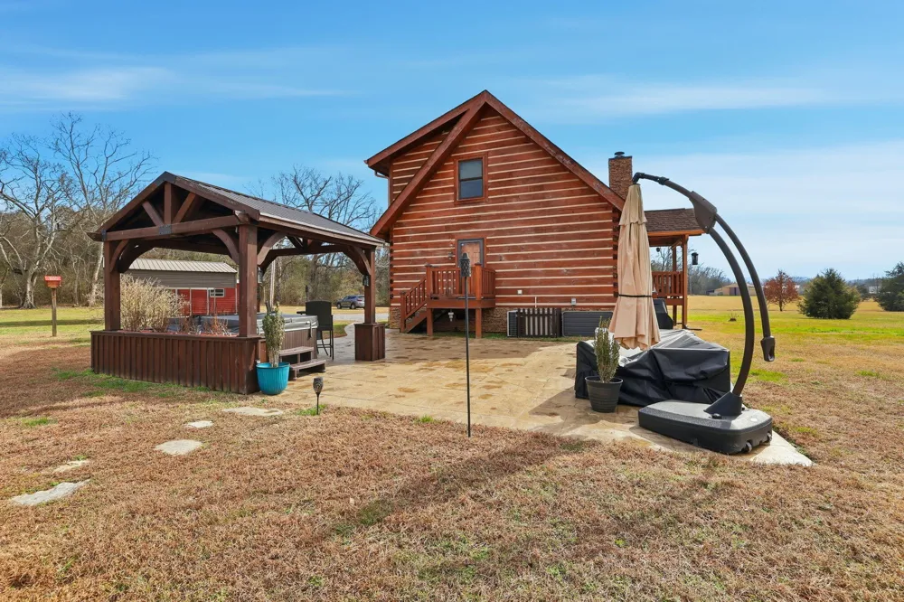 313 Lowry Lane Chickamauga, GA 30707
