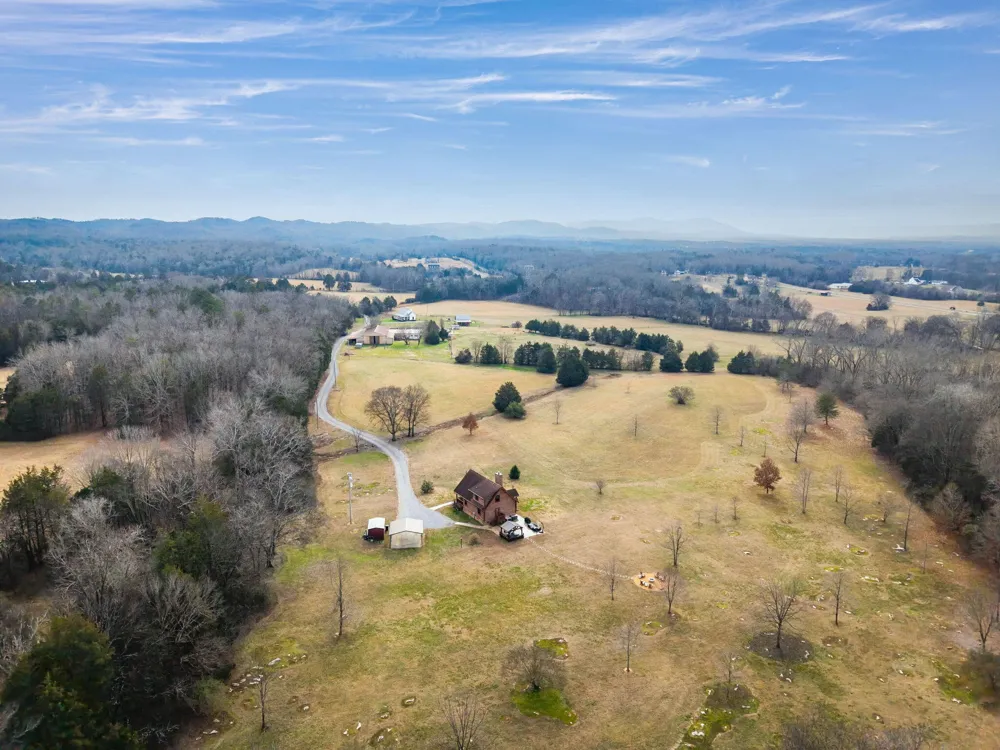 313 Lowry Lane Chickamauga, GA 30707