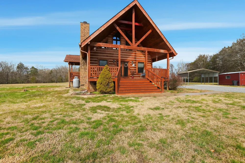 313 Lowry Lane Chickamauga, GA 30707