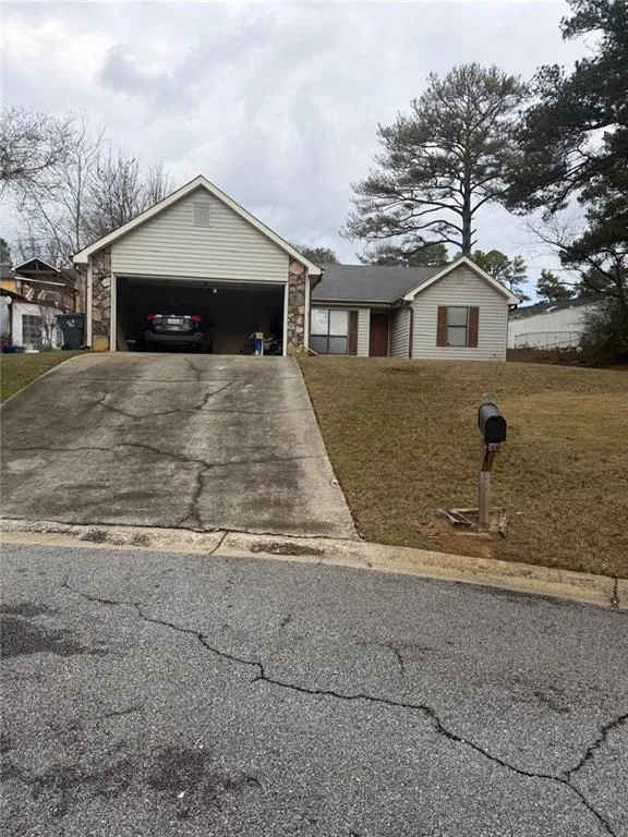 2331 Marshes Glenn Court