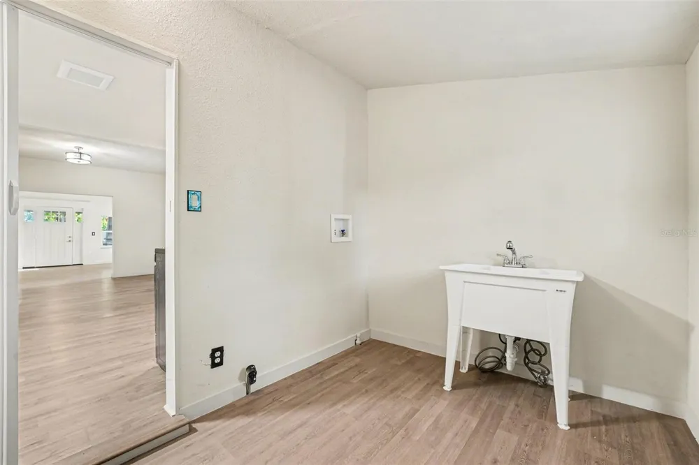 129 W PARK AVENUE Lake Wales, FL 33853