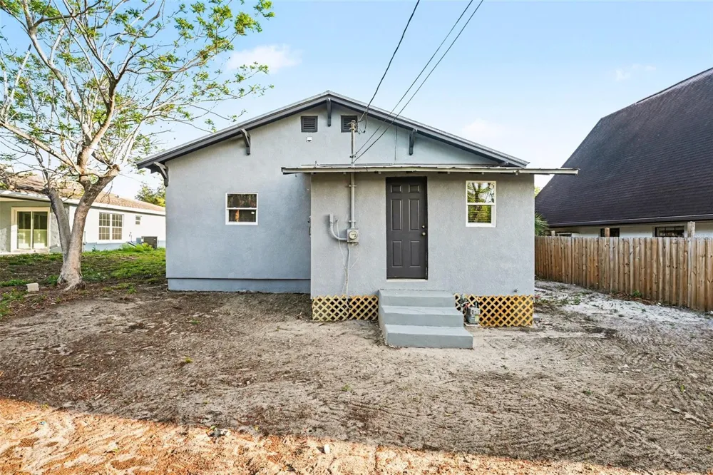 129 W PARK AVENUE Lake Wales, FL 33853