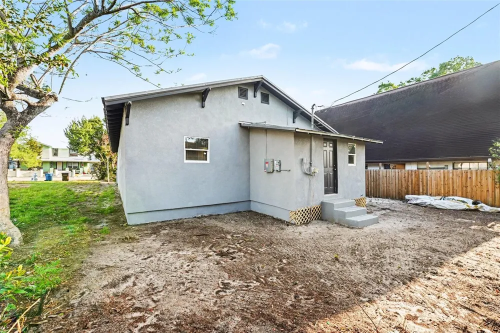 129 W PARK AVENUE Lake Wales, FL 33853