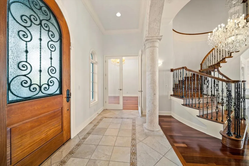 1040 ELDORADO AVENUE Clearwater Beach, FL 33767